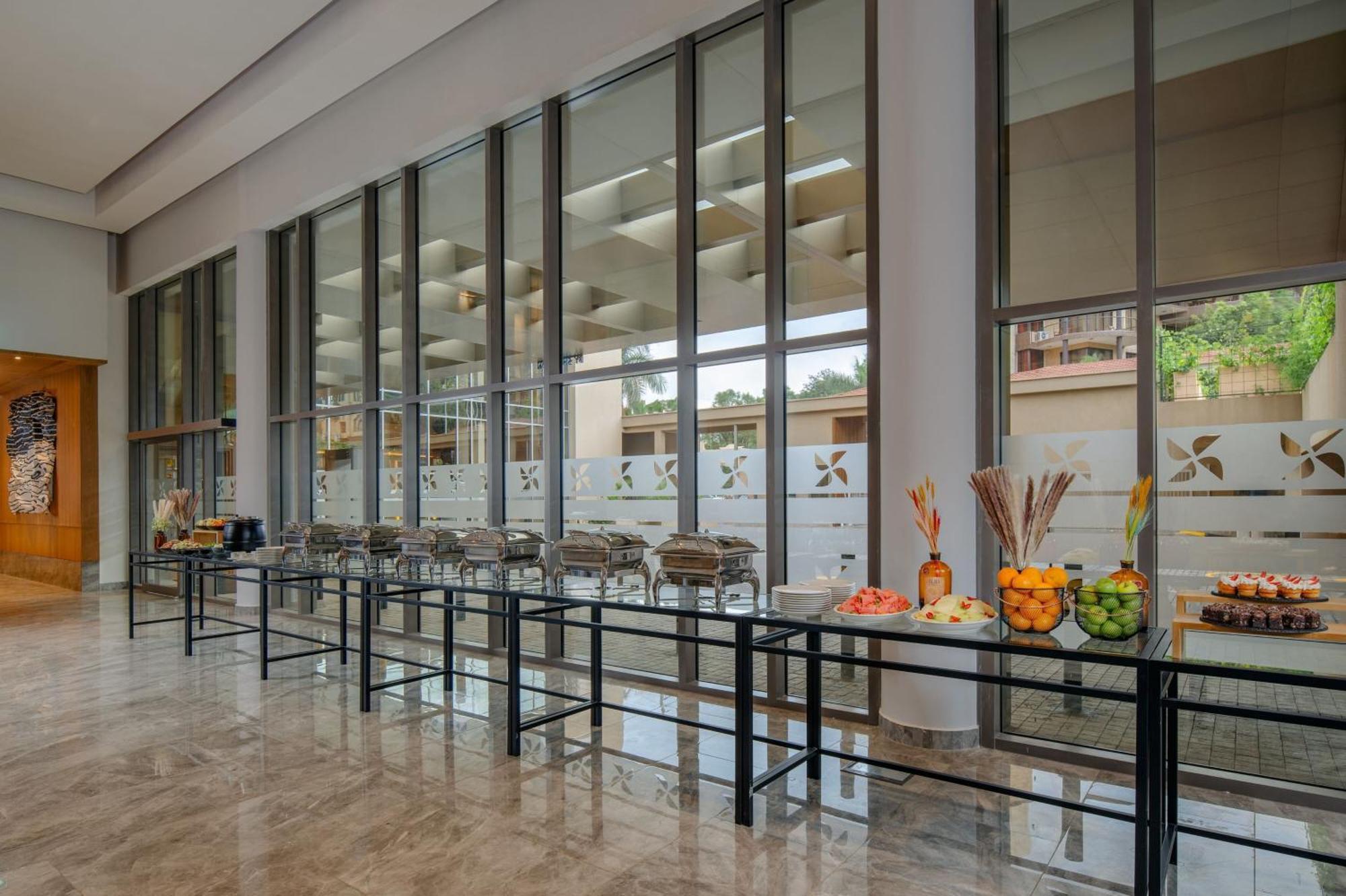 Four Points By Sheraton Кампала Экстерьер фото